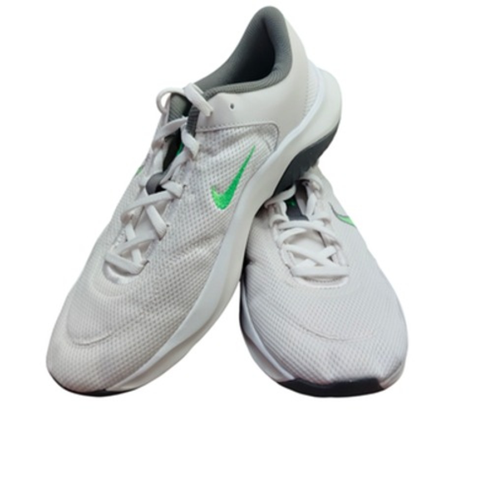 Nike Shoes Men's 9.5 Multicolor Running Legend‎ Essential 3 DM1120-006 Swoosh